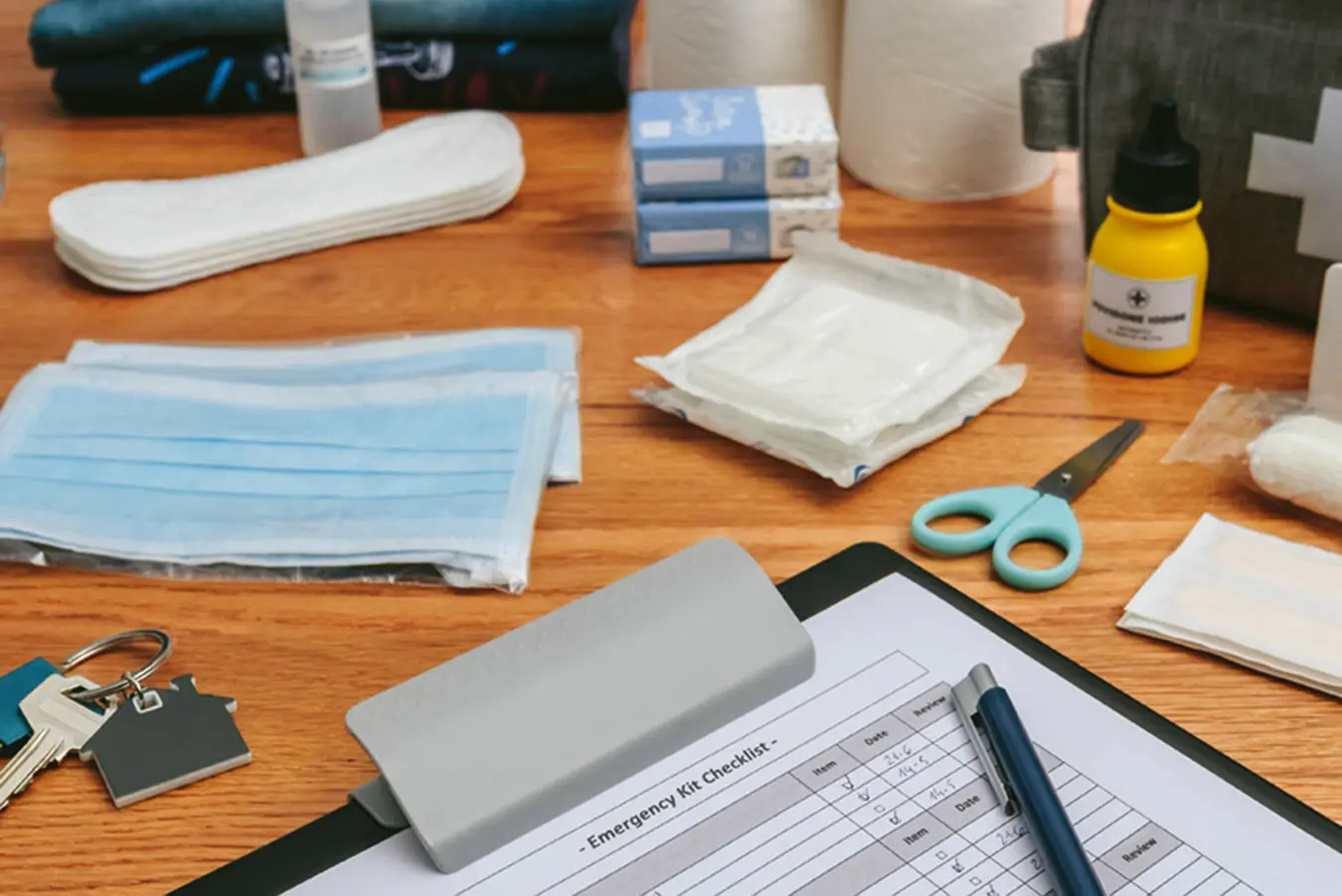 Preparing-Emergecy-and-First-Aid-Supplies-from-Servall